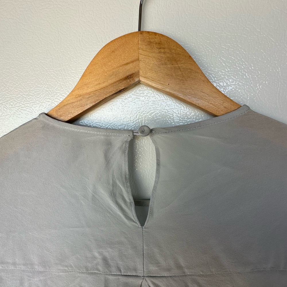 Bcbgmaxazria Light Gray Blouse - image 5